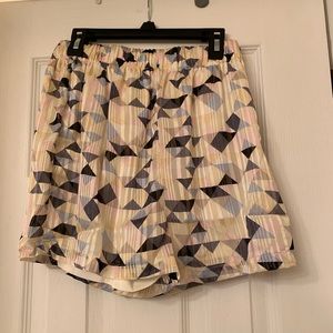 Brand new geometric print flowy shorts size xs